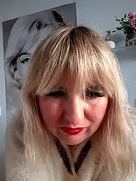 Snapshot of -Nefertiti- chatting on 06-01-26, 03:33 -Nefertiti- online show from 06-01-26, 03:33