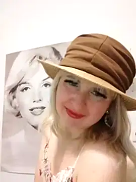 Snapshot of -Nefertiti- chatting on 05-02-26, 09:20 -Nefertiti- online show from 05-02-26, 09:20