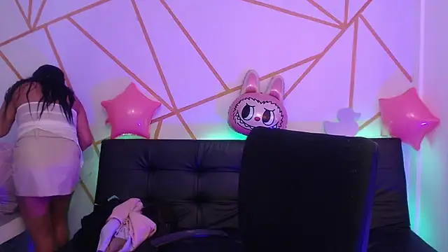 yvanna  smith online show from 02-27-26, 04:23