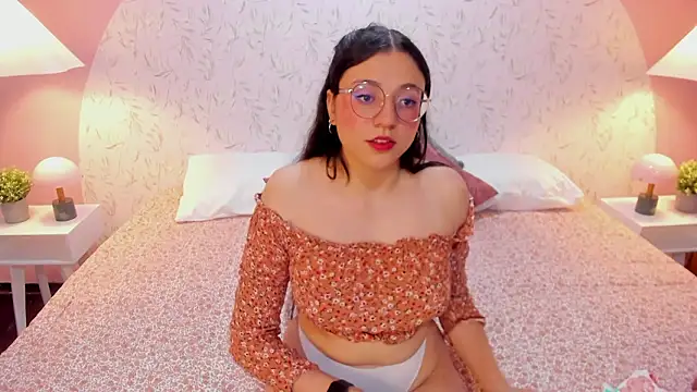 Snapshot of Angelie_Rosebrm chatting on 02-28-26, 12:43 Angelie Rosebrm online show from 02-28-26, 12:43