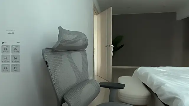 Snapshot of monnymoonn chatting on 05-31-26, 05:57 monnymoonn online show from 05-31-26, 05:57