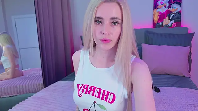 Snapshot of Rossy_X chatting on 05-27-26, 01:57 Rossy X online show from 05-27-26, 01:57