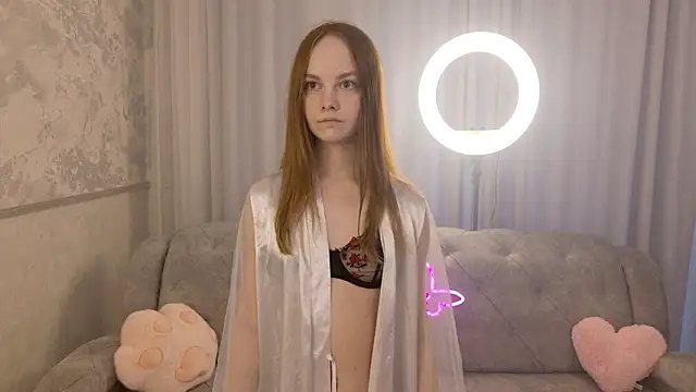 Snapshot of litleee_sunshineeee chatting on 02-26-26, 02:17 litleee sunshineeee online show from 02-26-26, 02:17