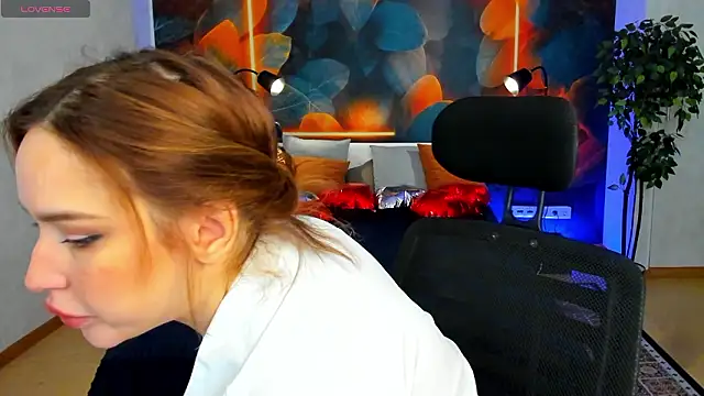 Snapshot of tina_xx_tina chatting on 02-27-26, 02:12 tina xx tina online show from 02-27-26, 02:12