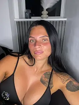 Snapshot of Destinylovex chatting on 07-15-26, 10:39 Destinylovex online show from 07-15-26, 10:39