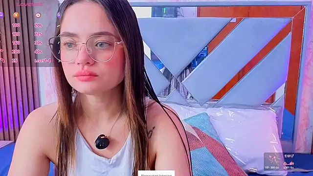 Snapshot of LittleeSara18 chatting on 05-12-26, 11:16 LittleeSara18 online show from 05-12-26, 11:16