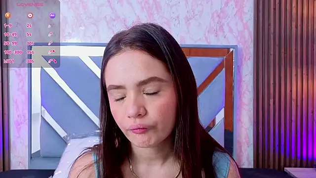 Snapshot of LittleeSara18 chatting on 05-26-26, 11:41 LittleeSara18 online show from 05-26-26, 11:41