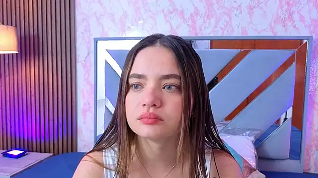 Snapshot of LittleeSara18 chatting on 05-01-26, 11:15 LittleeSara18 online show from 05-01-26, 11:15