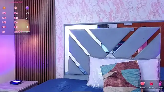 LittleeSara18 online show from 04-14-26, 11:15