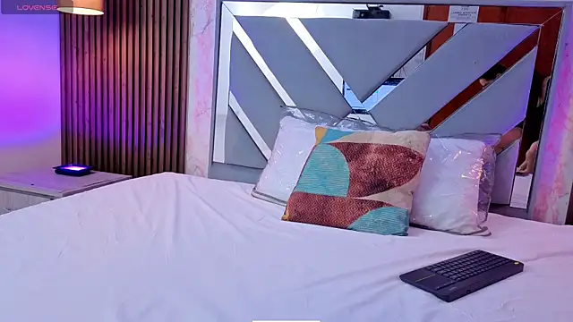 LittleeSara18 online show from 02-25-26, 11:10