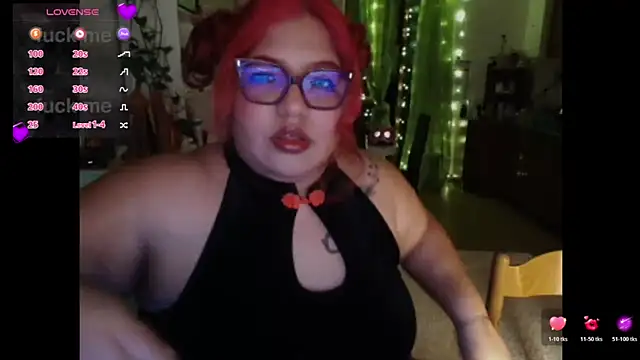 Snapshot of MagicCurves chatting on 06-09-26, 10:11 MagicCurves online show from 06-09-26, 10:11