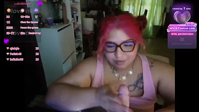 Snapshot of MagicCurves chatting on 06-12-26, 10:02 MagicCurves online show from 06-12-26, 10:02