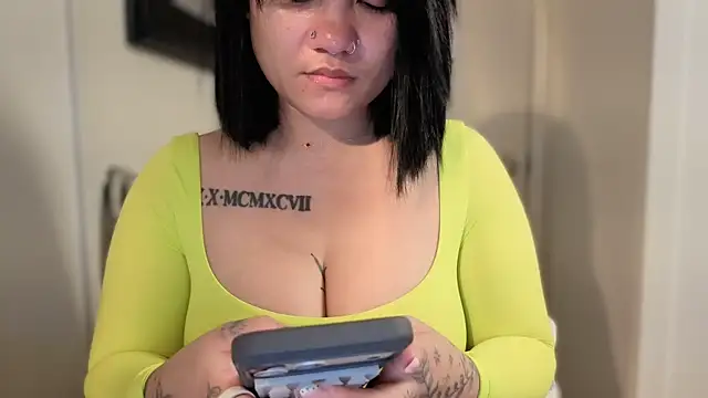 Snapshot of yourvibedealer chatting on 05-20-26, 09:28 yourvibedealer online show from 05-20-26, 09:28