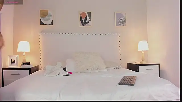 Snapshot of naia_sanz chatting on 02-20-26, 12:18 naia sanz online show from 02-20-26, 12:18