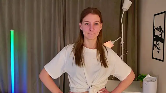 Snapshot of PinkClou9 chatting on 04-08-26, 10:11 PinkClou9 online show from 04-08-26, 10:11