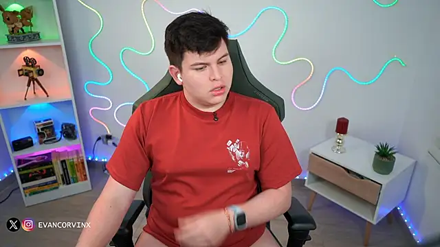 Snapshot of EvanCorvinx chatting on 02-28-26, 09:36 EvanCorvinx online show from 02-28-26, 09:36