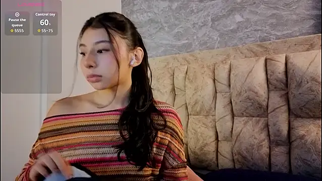 chloe bluee  online show from 07-09-26, 11:20