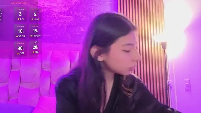 chloe bluee  online show from 03-19-26, 11:21