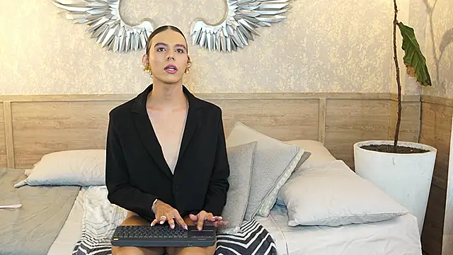 Luxa Velvet online show from 03-14-26, 01:06