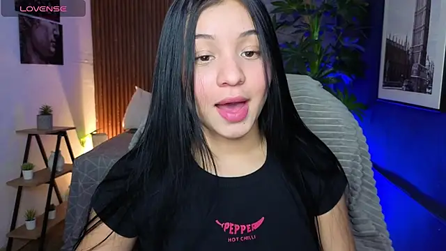 SophyAdams online show from 04-13-26, 09:30