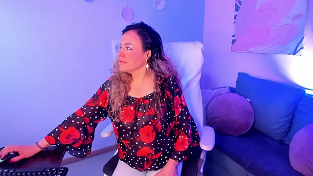 Ivonne 4 online show from 04-14-26, 12:54