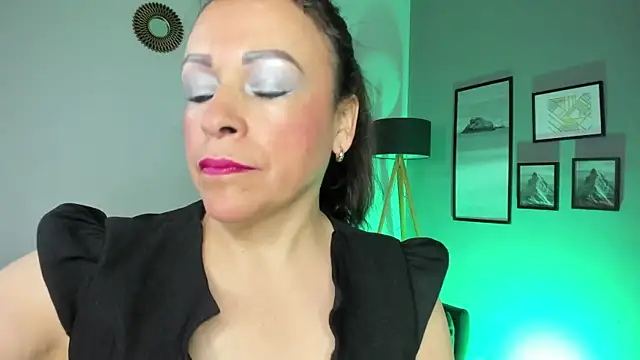 Ivonne 4 online show from 06-26-26, 01:17