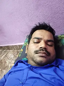 Snapshot of rkr1996kum chatting on 07-09-26, 05:23 rkr1996kum online show from 07-09-26, 05:23