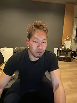 Snapshot of ryuaaaaa chatting on 05-20-26, 05:21 ryuaaaaa online show from 05-20-26, 05:21