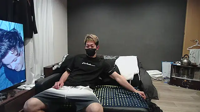 ryuaaaaa online show from 04-18-26, 01:02