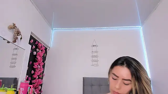 Ariana-Cobos online show from 03-19-26, 09:59