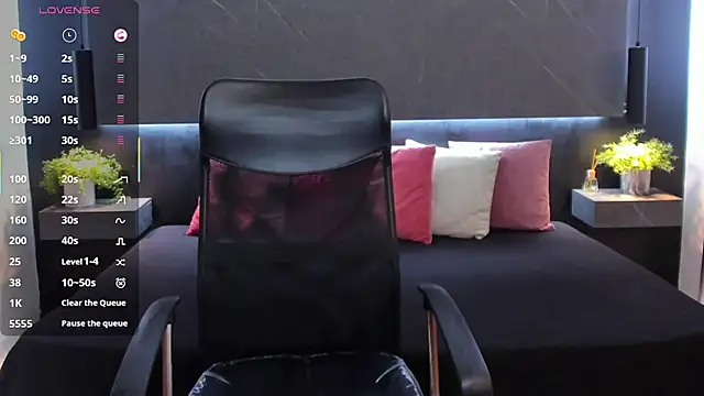 Emelyy Jones online show from 04-23-26, 12:29