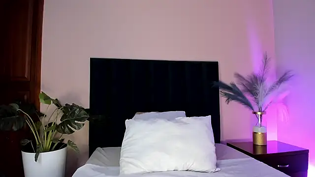 AnnaDenver online show from 04-11-26, 01:57