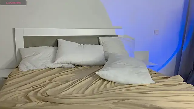 oorange  boy online show from 04-15-26, 01:22