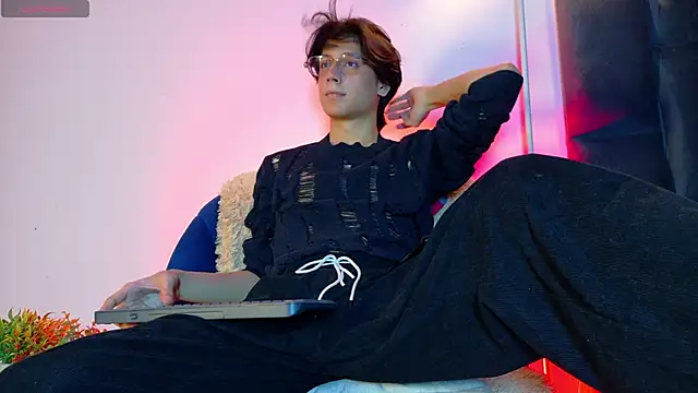 lui x dust online show from 04-14-26, 03:33