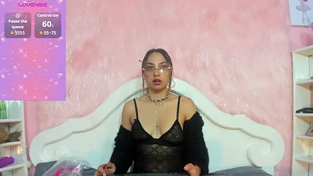 love velvet  online show from 03-05-26, 03:14