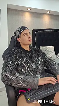 NewYoungHot online show from 04-08-26, 08:32