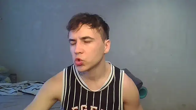 Snapshot of Denis_sport chatting on 05-28-26, 05:04 Denis sport online show from 05-28-26, 05:04