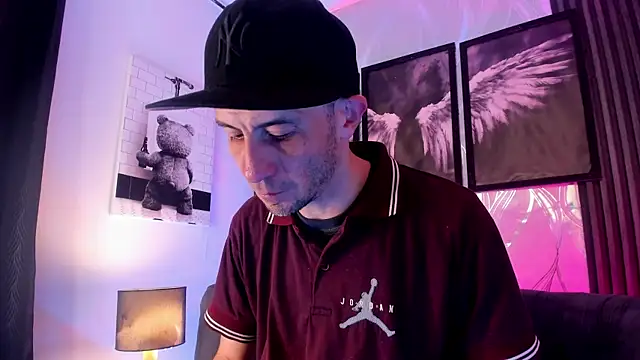 Snapshot of Milanwhite_ chatting on 02-26-26, 11:43 Milanwhite online show from 02-26-26, 11:43