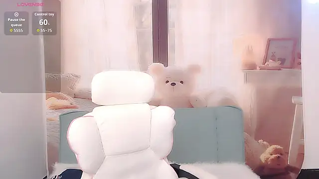 Luckmia333 online show from 02-23-26, 04:58