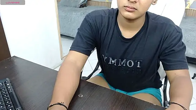 Snapshot of velvet_o chatting on 02-25-26, 03:40 velvet o online show from 02-25-26, 03:40