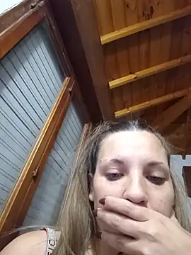 Snapshot of CamiliLuna chatting on 06-14-26, 05:19 CamiliLuna online show from 06-14-26, 05:19