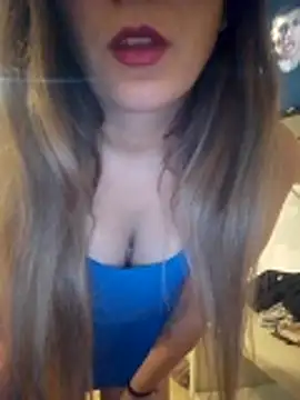 Snapshot of CamiliLuna chatting on 05-24-26, 04:45 CamiliLuna online show from 05-24-26, 04:45