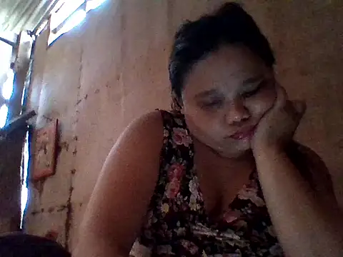 Snapshot of sweetlyn31 chatting on 05-23-26, 04:33 sweetlyn31 online show from 05-23-26, 04:33