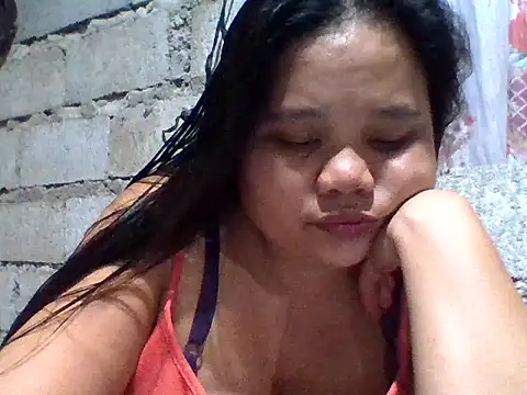 Snapshot of sweetlyn31 chatting on 05-08-26, 12:31 sweetlyn31 online show from 05-08-26, 12:31