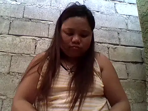 Snapshot of sweetlyn31 chatting on 05-13-26, 11:45 sweetlyn31 online show from 05-13-26, 11:45