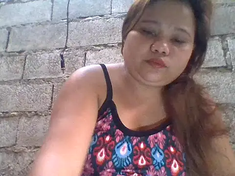 Snapshot of sweetlyn31 chatting on 08-05-26, 05:56 sweetlyn31 online show from 08-05-26, 05:56