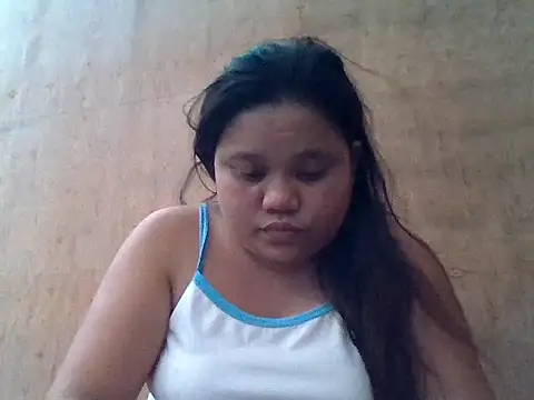 Snapshot of sweetlyn31 chatting on 05-06-26, 05:22 sweetlyn31 online show from 05-06-26, 05:22
