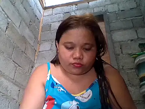 Snapshot of sweetlyn31 chatting on 06-07-26, 12:16 sweetlyn31 online show from 06-07-26, 12:16