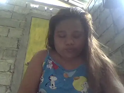 Snapshot of sweetlyn31 chatting on 07-15-26, 05:47 sweetlyn31 online show from 07-15-26, 05:47