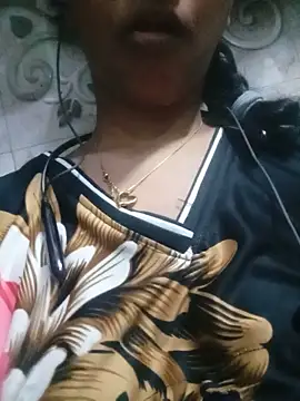 Snapshot of Vandana122 chatting on 06-03-26, 09:08 Vandana122 online show from 06-03-26, 09:08